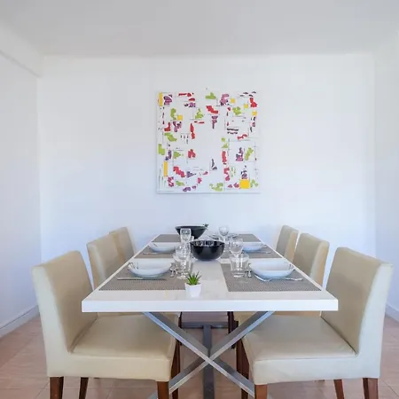 Apartment 2br 100m From Beaches Terrace & Parking *